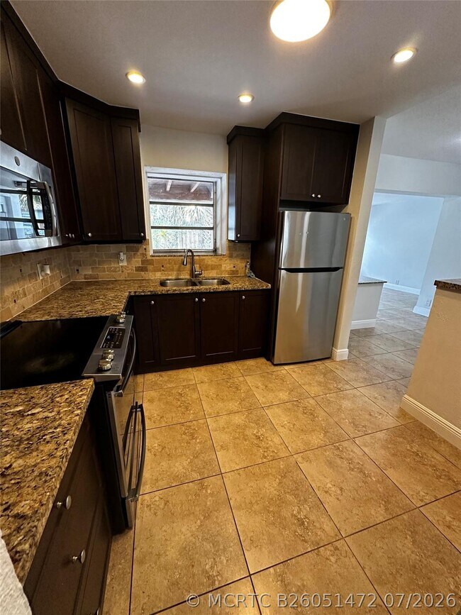 Photo - 230 NE 21st St