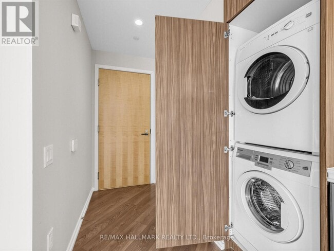 Photo - 45 Charles St E Unité 2012