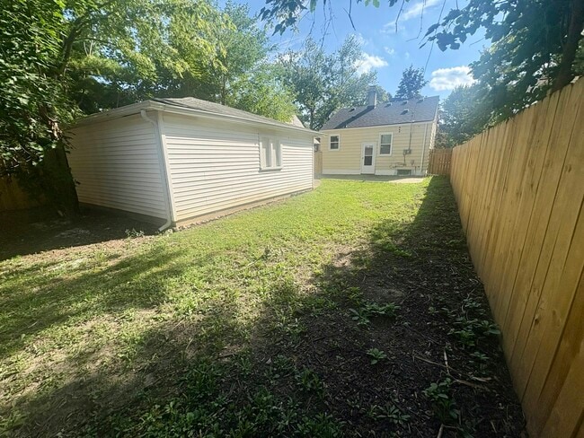 18981 Kenosha St