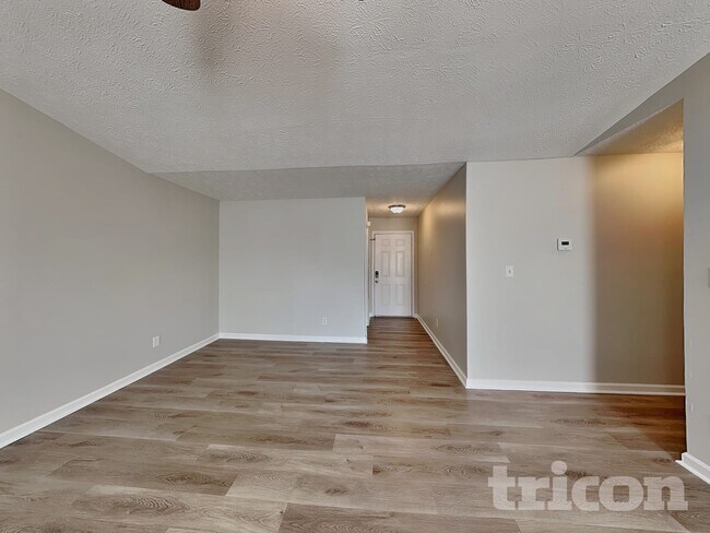 Photo - 2797 Priscilla Way