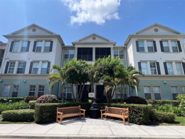 Building Photo - Beautiful 2 Bedroom Condo in Windermere