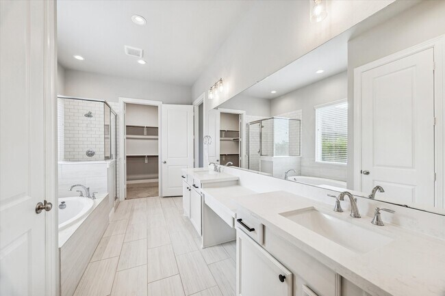 Building Photo - 18807 Serene Water Dr