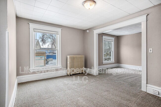 Photo - 247 Sweet St NE