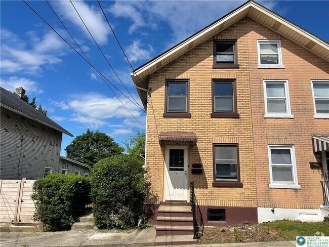 Building Photo - 3125 N 2nd St Rental