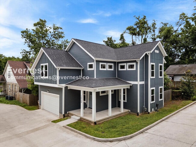 1406 Riverside Dr