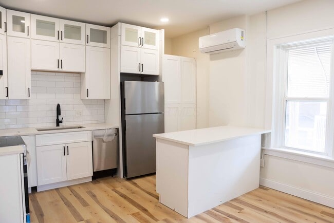 1980 Summit St Unit 1