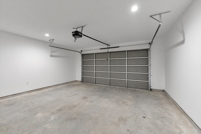 Photo - 939 Lake View Dr