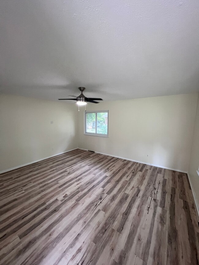 2015 Shelly Dr