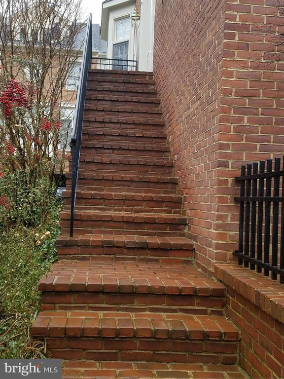 Photo - 1619 Seneca Ave