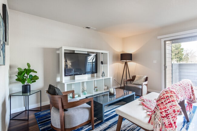 2BR,1.5BA-Sylvan