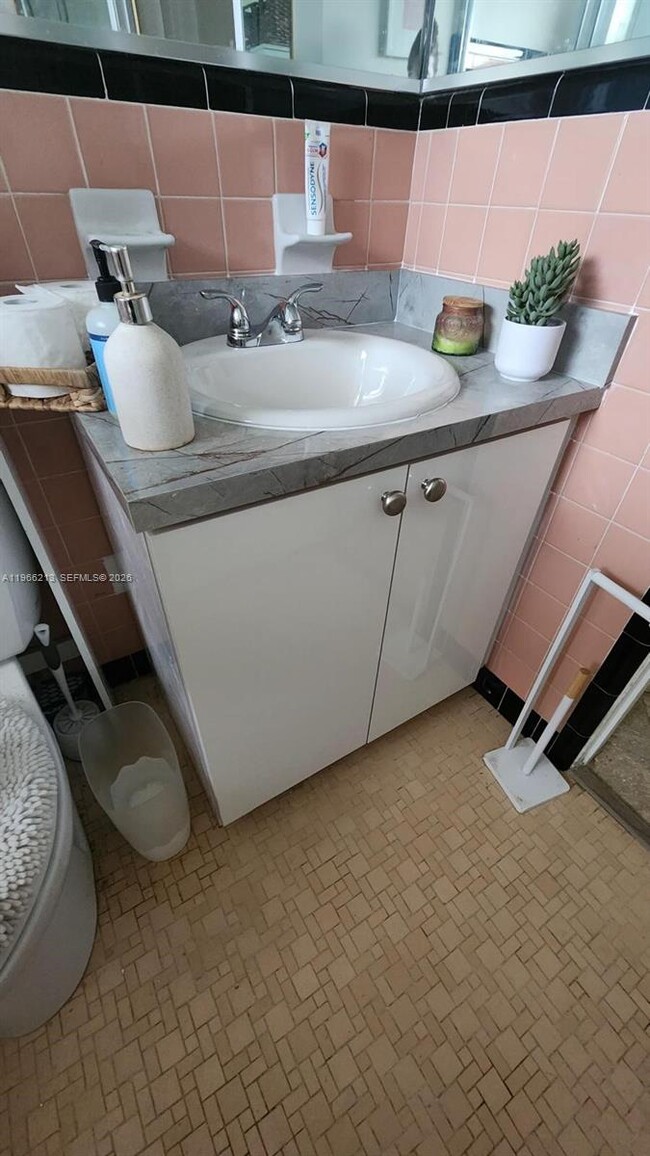 Photo - 20 Park Dr Unidad 3