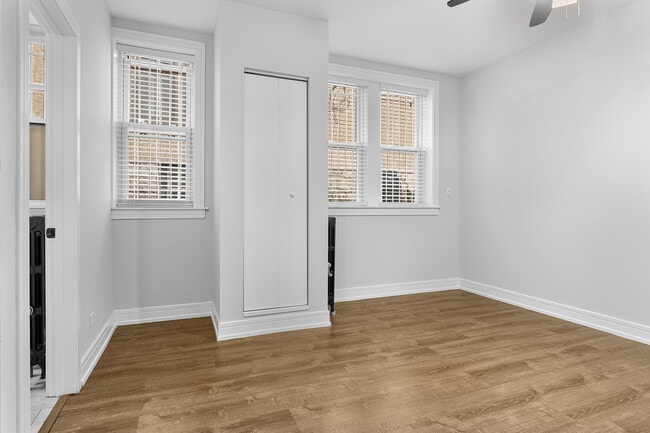 Photo - 1521 W Sherwin Ave Unit 105