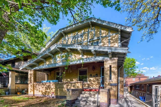 Building Photo - 1275 Detroit St Unit C