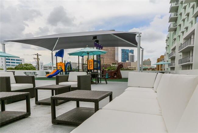 Photo - 805 SE 3rd Ave Unidad 114