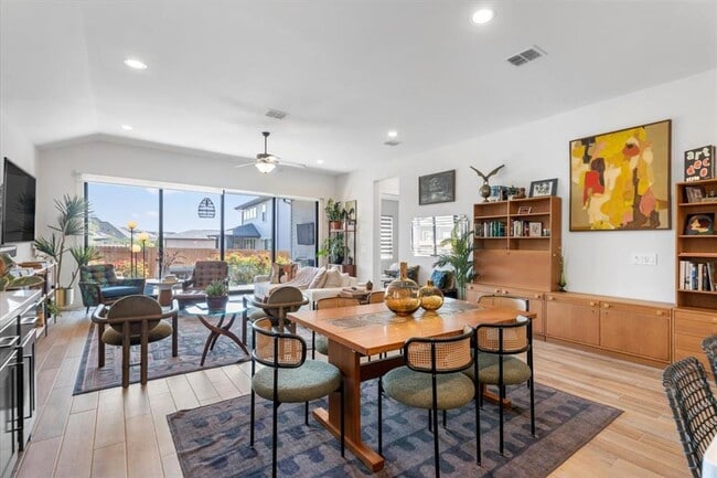 Photo - 7905 Catbird Ln