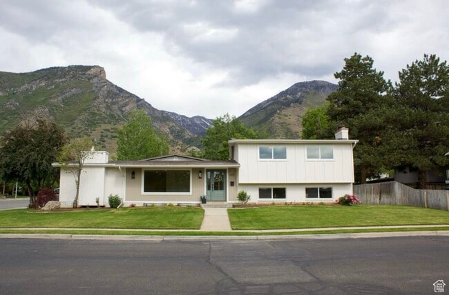 Building Photo - 685 Idaho Ave Unit Upstairs