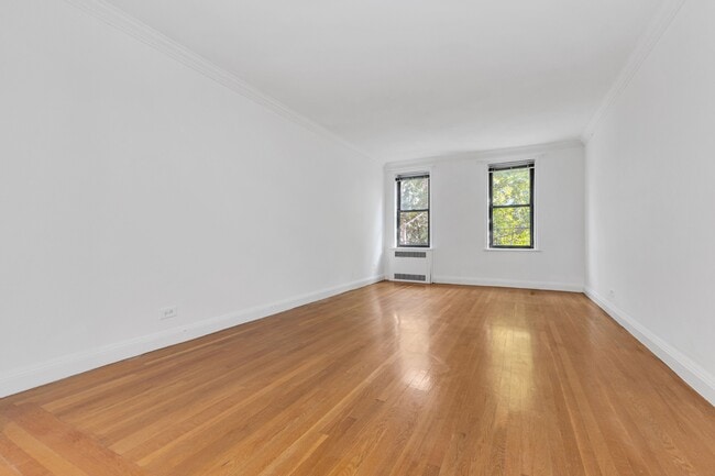 Photo - 350 E 54th St