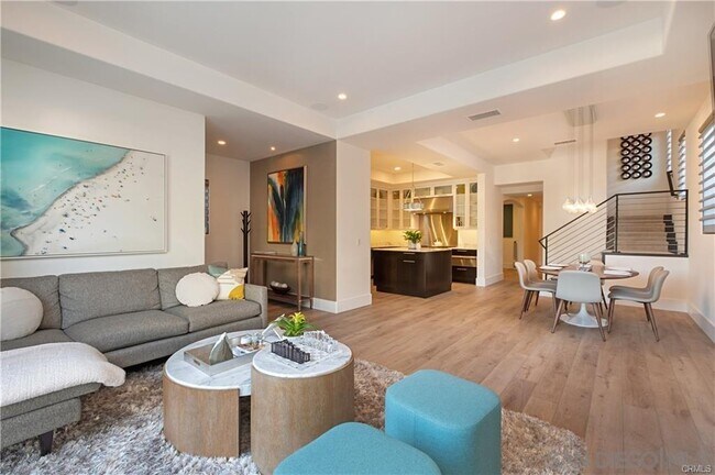 Photo - 435 Carnation Ave