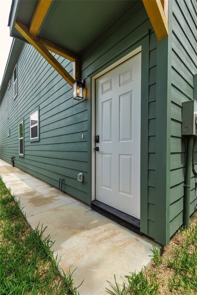 Photo - 8210 Sparta St