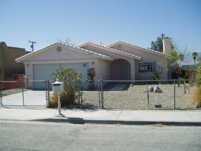 Building Photo - Spacious Home For RENT: 3 Bed / 2 Bath, Fenced in yard + 2 Car Garage!  MOVE IN READY!