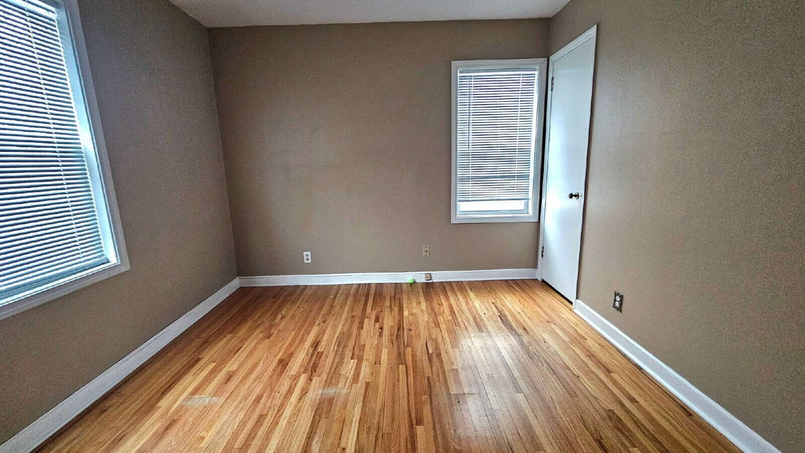 Photo - "Excellent 3-Bedroom Townhouse Retreat in St. Louis Park - 1359 Sq Ft of Comfort!"