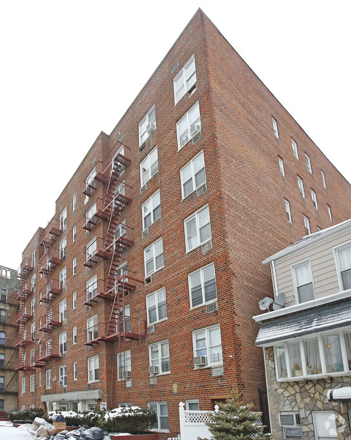 Photo - 317 100th St