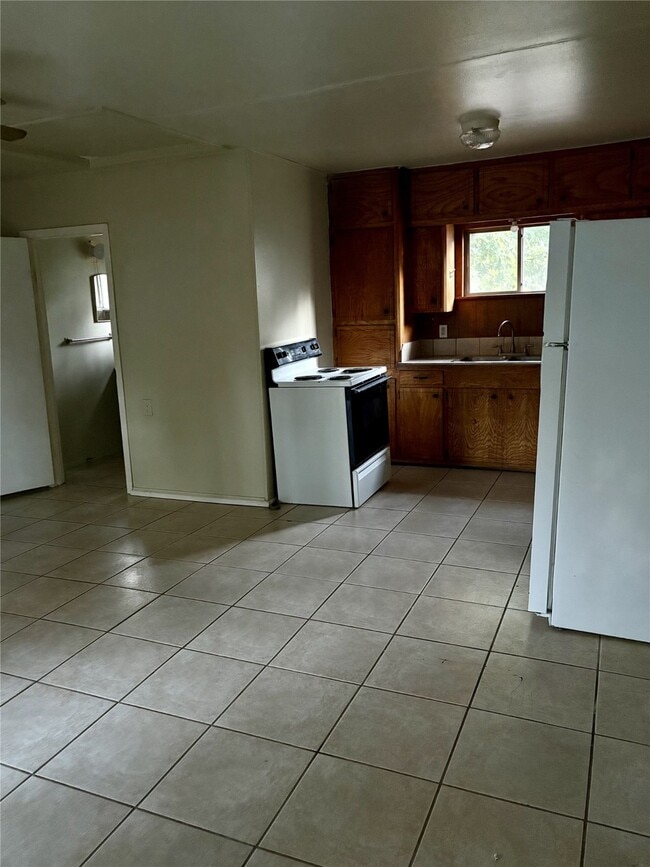 Photo - 5958 Skylane Dr