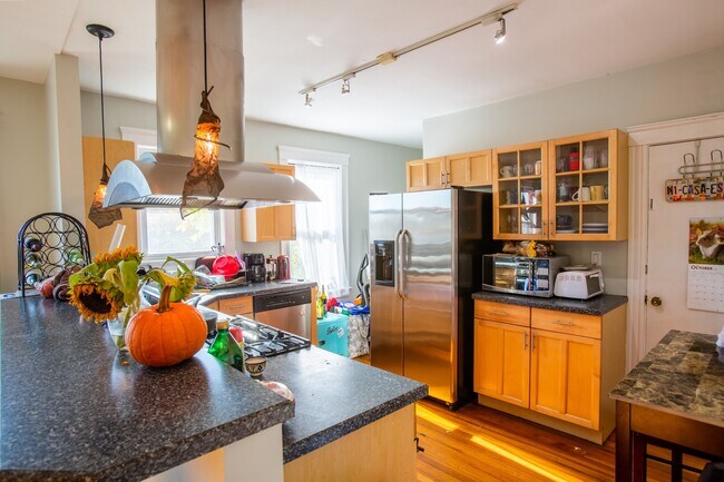 6 Belmont St Unit 3