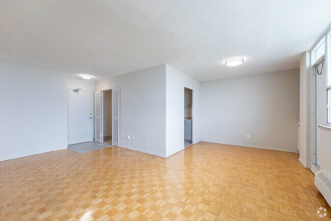 2 chambres, 1 salle de bain - Salon - 2600 Jane St