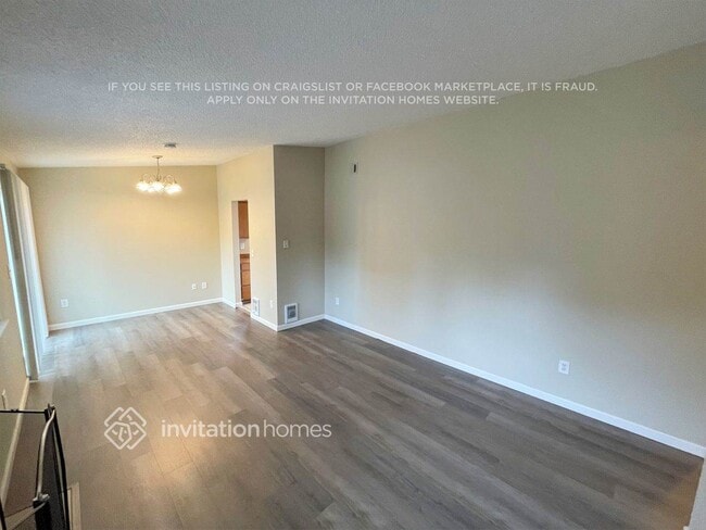 Photo - 10311 D St E