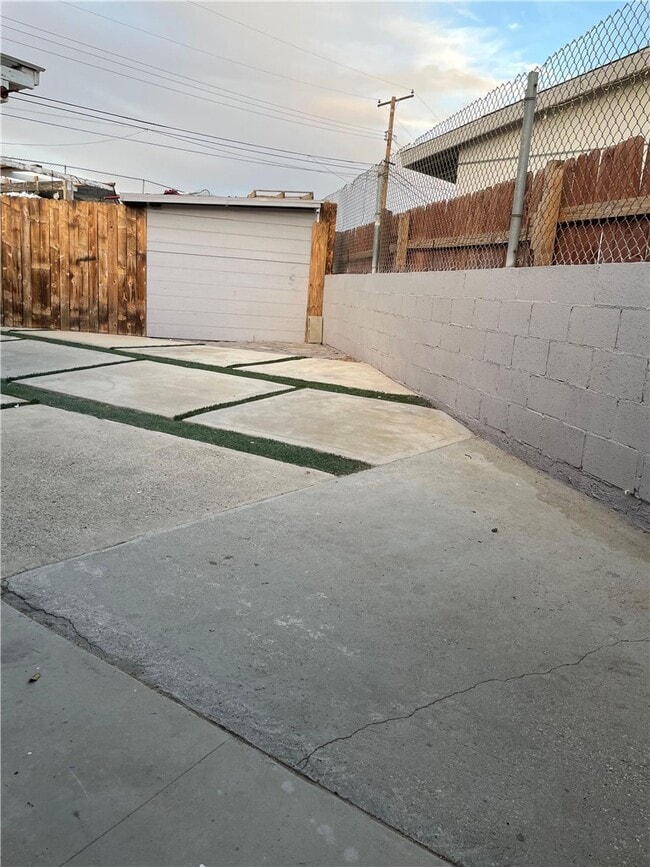 Photo - 369 E Avenue R4