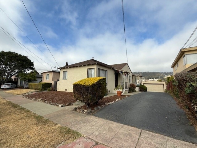 Building Photo - 1662 San Benito St Rental