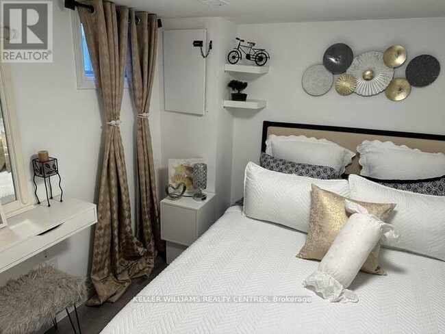 Photo - 17 Oak Park Ave