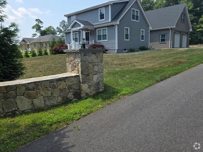 Building Photo - 431 Fisher Rd Rental