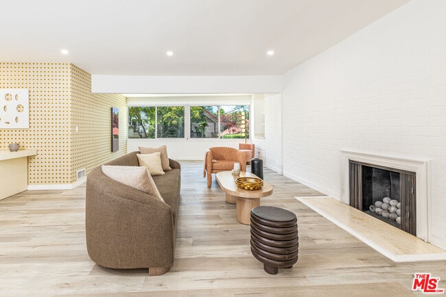 Photo - 8911 Cynthia St Unidad 7