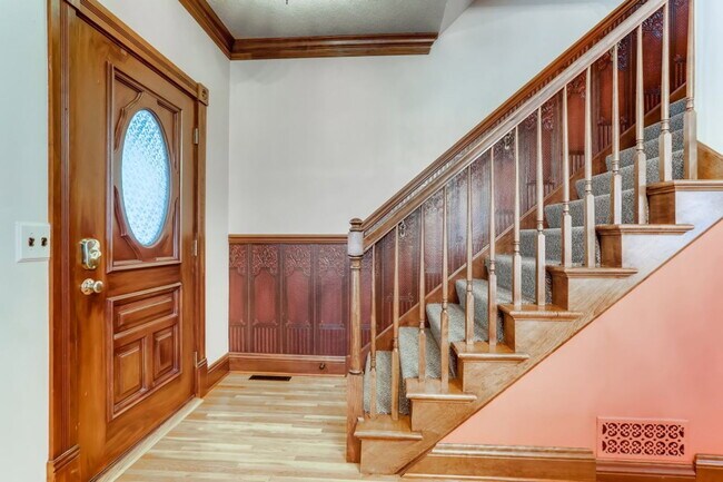 Photo - 490 Laurel Ave