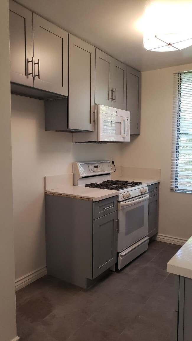 Photo - 5137 Denny Ave Unidad 5