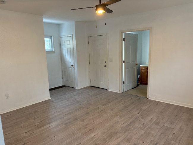 Photo - 2115 Alvin St