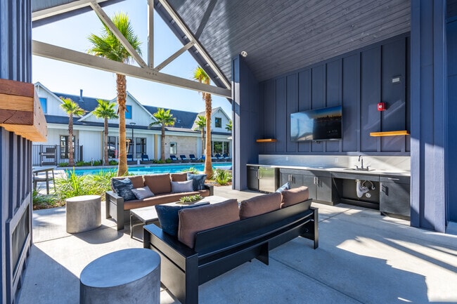 Building Photo - Stone Creek Village Rental