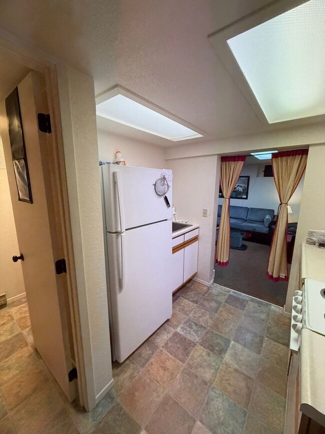 Photo - 1069 N Meridian Rd