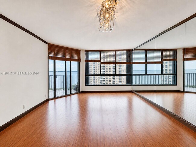 Photo - 520 Brickell Key Dr Unidad A1113