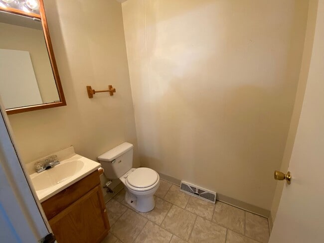 Photo - 124 Karen Way Unit A