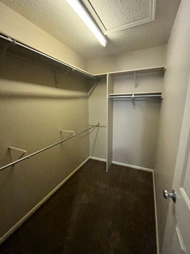 1912 Beechmont Dr. Nice Two Bedroom/Two Rental House Rental in