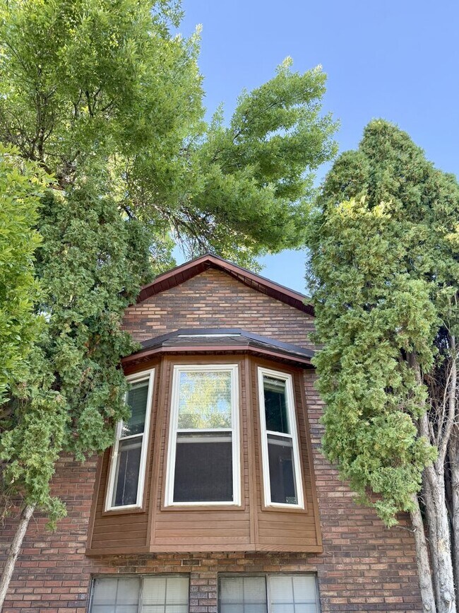 Photo - 4 Bed / 3 Bath Home for Rent in Riverdale,...