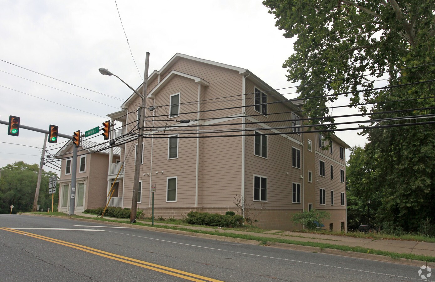 Photo - Colonial Heights Apartments