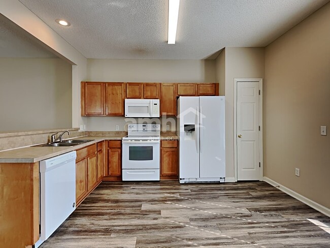 Photo - 762 Bristol Way