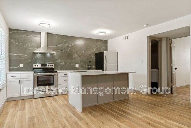 Photo - 3711 S Indianapolis Ave