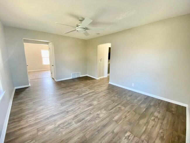 Photo - 5543 W Margaret St