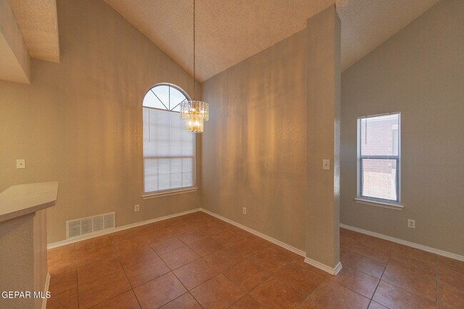 Photo - 1884 Dolph Quijano Pl