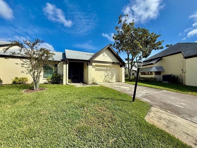 Photo - 940 Rosewood Ln